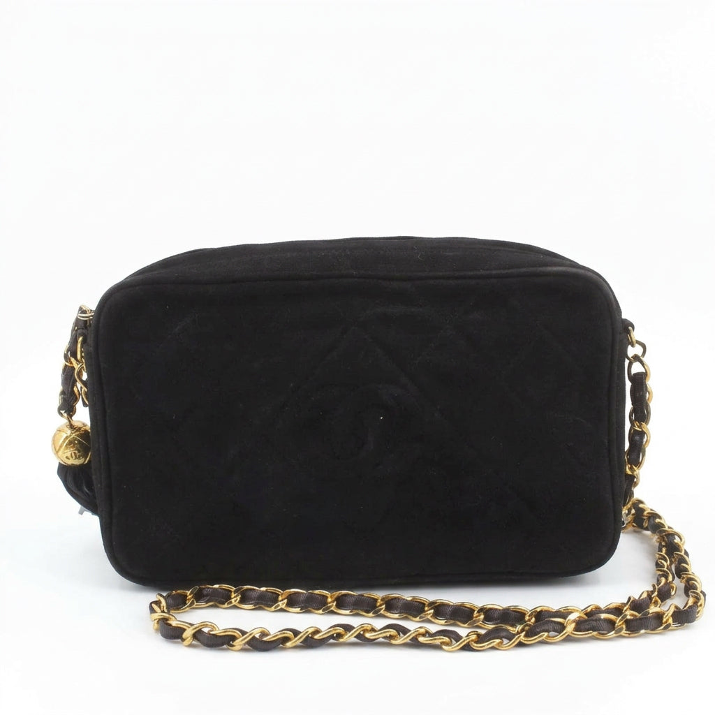 Chanel Vintage CC Quilted Shoulder Bag – Black | 20 cm