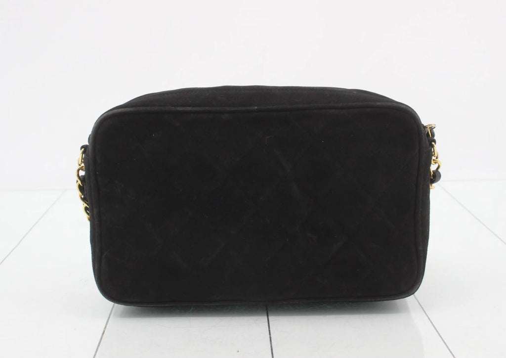 Chanel Vintage CC Quilted Shoulder Bag – Black | 20 cm