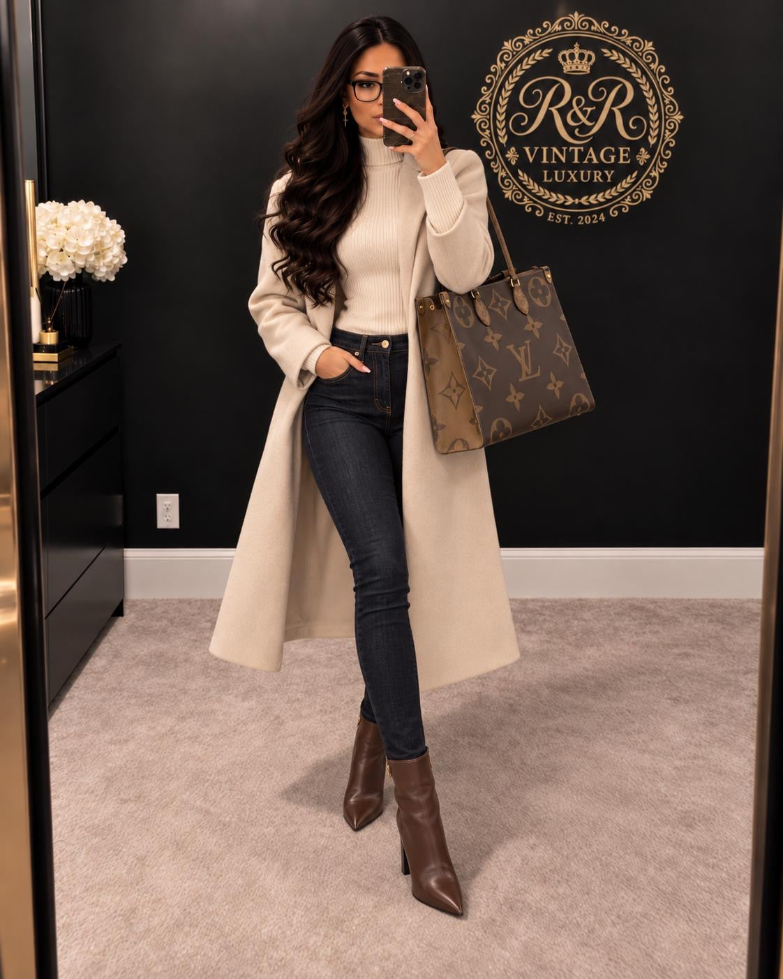 Monogram Giant Reverse OnTheGo GM 2-Way Tote Bag