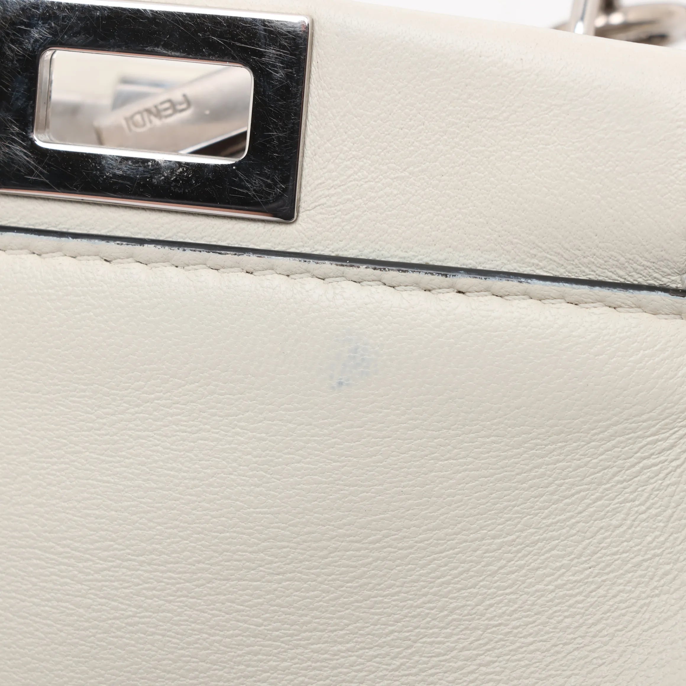 Borsa Fendi Micro Peekaboo in pelle avorio con tracolla - Certificata Entrupy