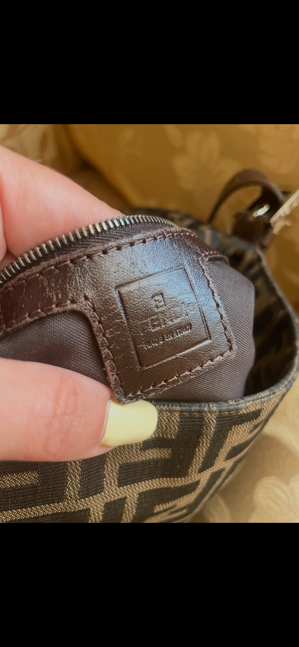 FENDI MAMMA BAGUETTE ZUCCA