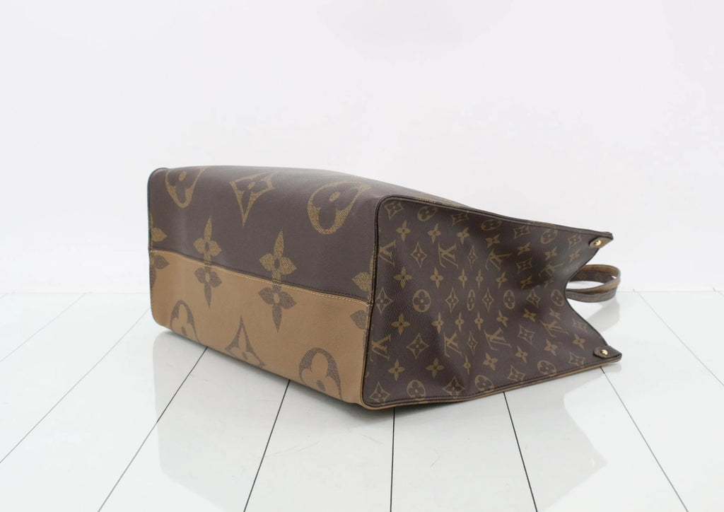 Monogram Giant Reverse OnTheGo GM 2-Way Tote Bag