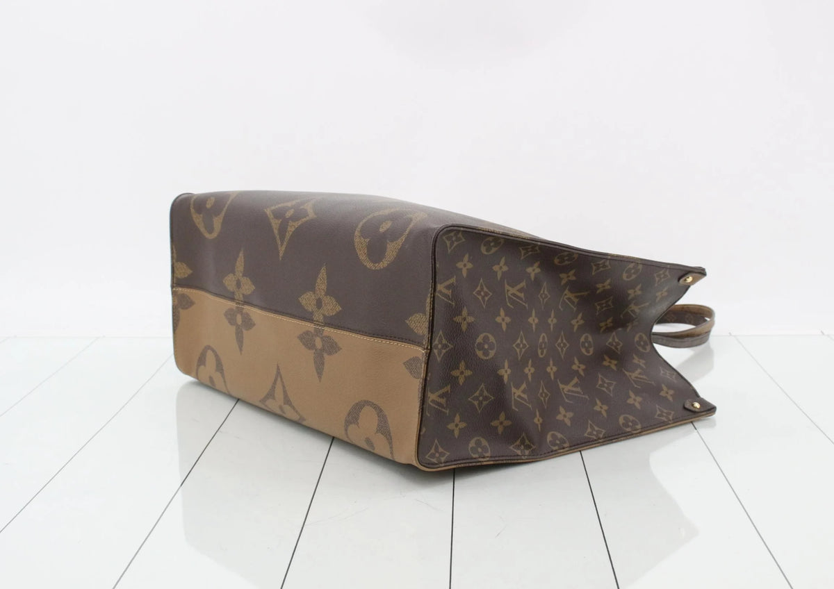 Monogram Giant Reverse OnTheGo GM 2-Way Tote Bag