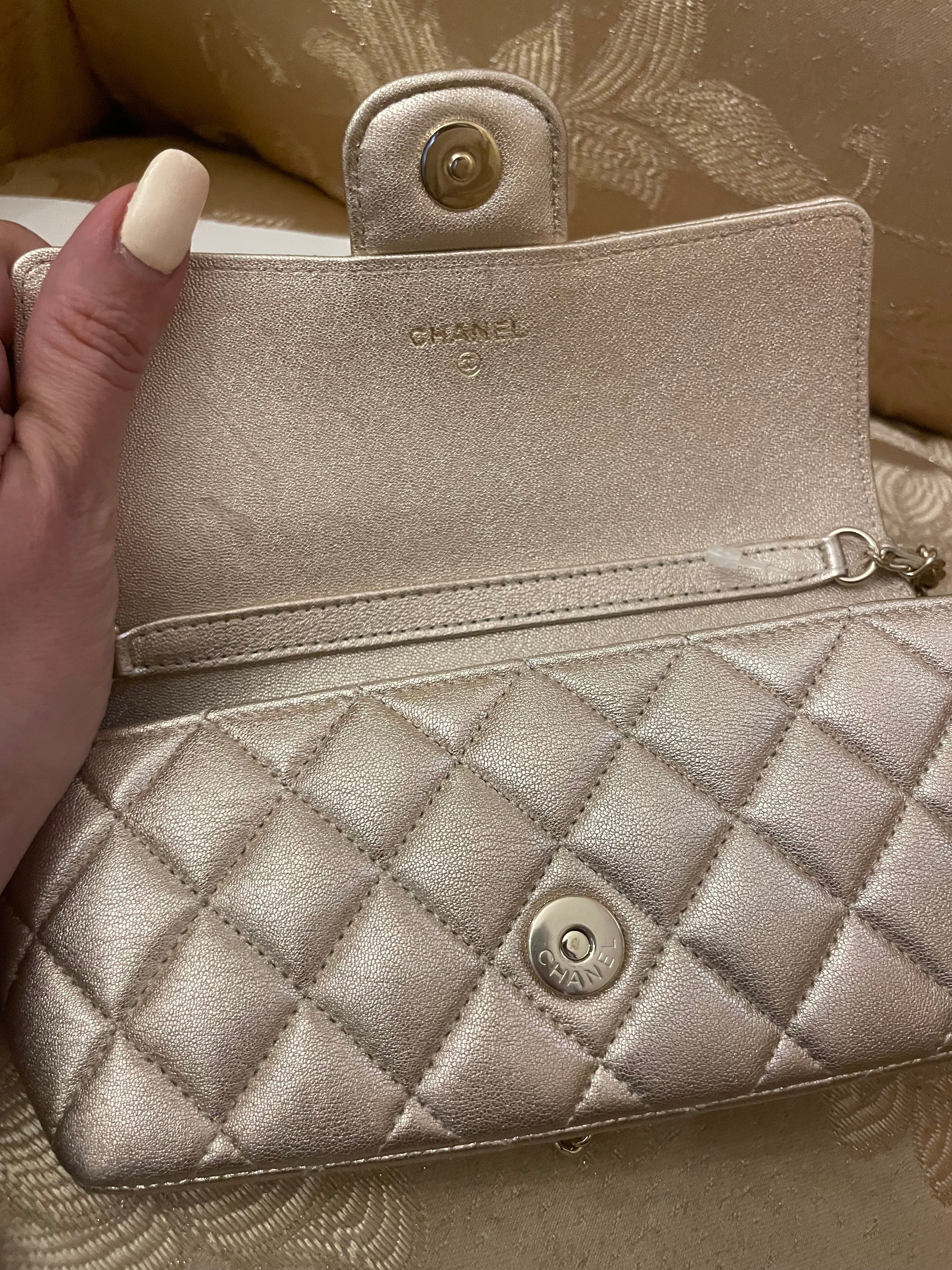 Chanel Classic Glasses Case on Chain AP2012 - Pelle Laminata Oro
