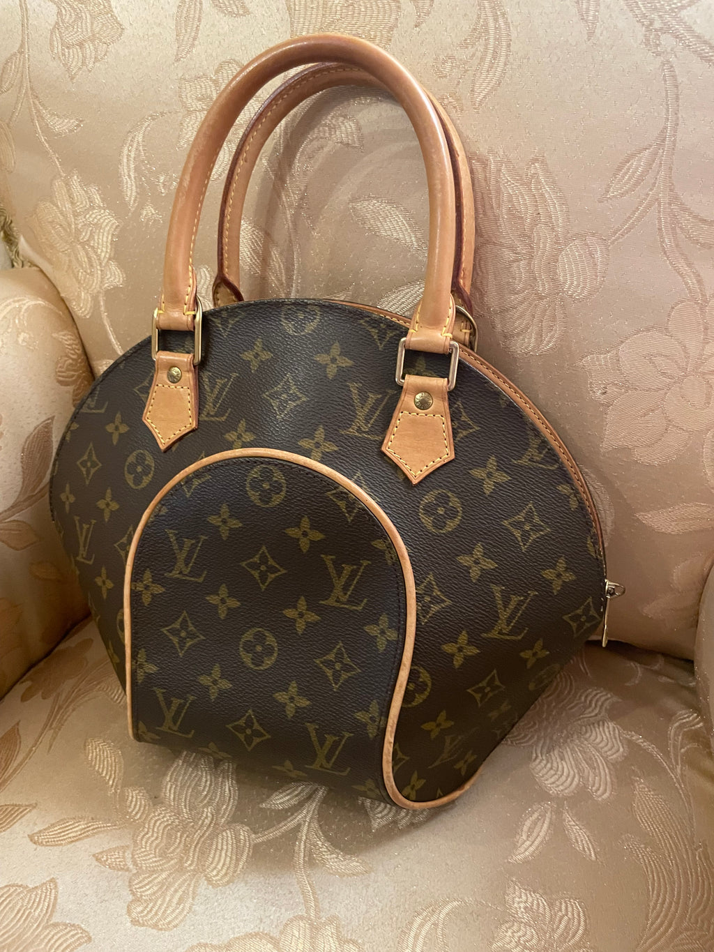 Louis Vuitton Ellipse PM in Tela Monogram