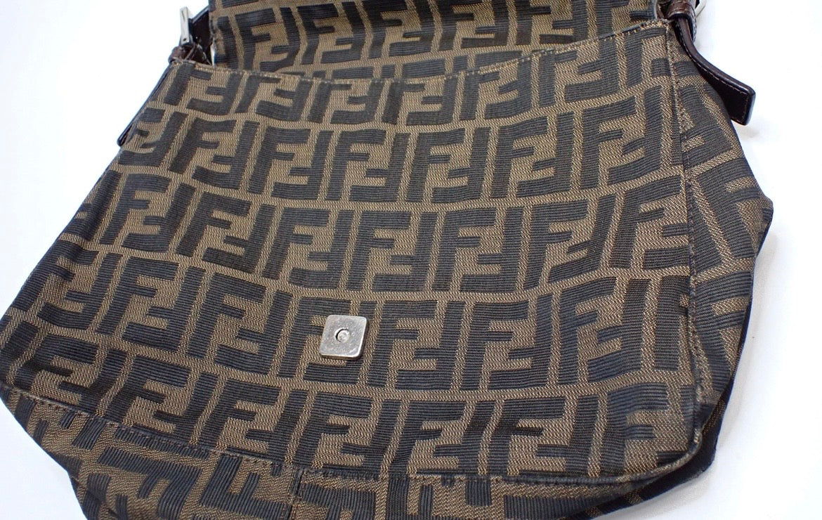 FENDI MAMMA BAGUETTE ZUCCA